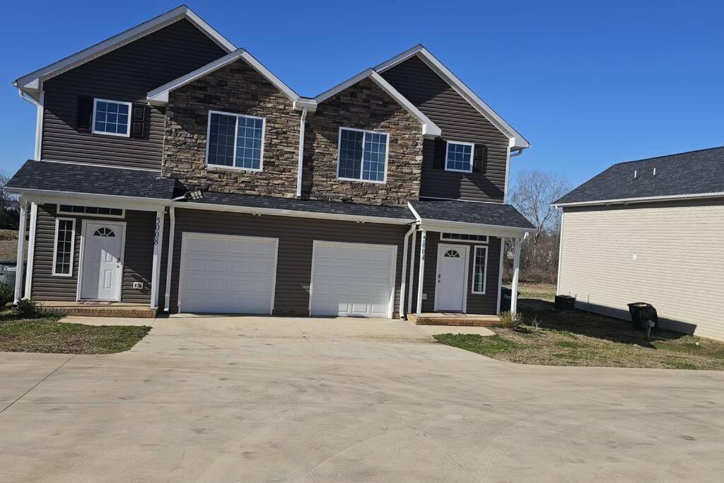 Gorgeous 3 Bedroom Home With Cable Tv In All Rooms & Free Wi-Fi Concord Zewnętrze zdjęcie