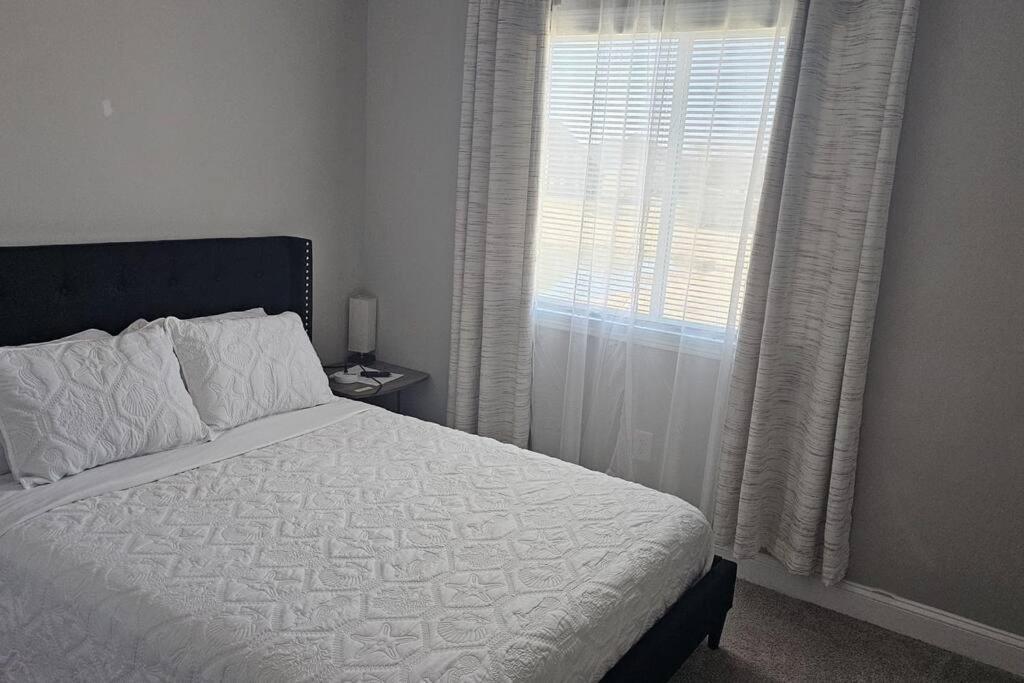 Gorgeous 3 Bedroom Home With Cable Tv In All Rooms & Free Wi-Fi Concord Zewnętrze zdjęcie